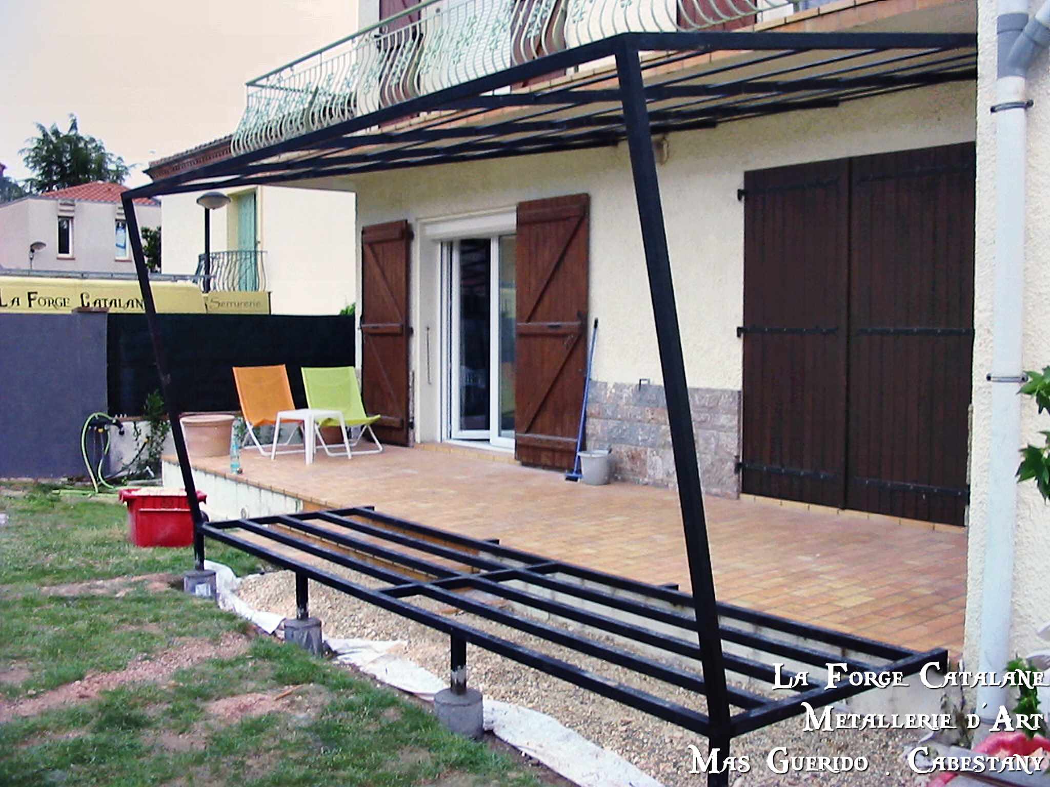 pergola toit pente tube fer Forge Catalane Cabestany (2).jpg